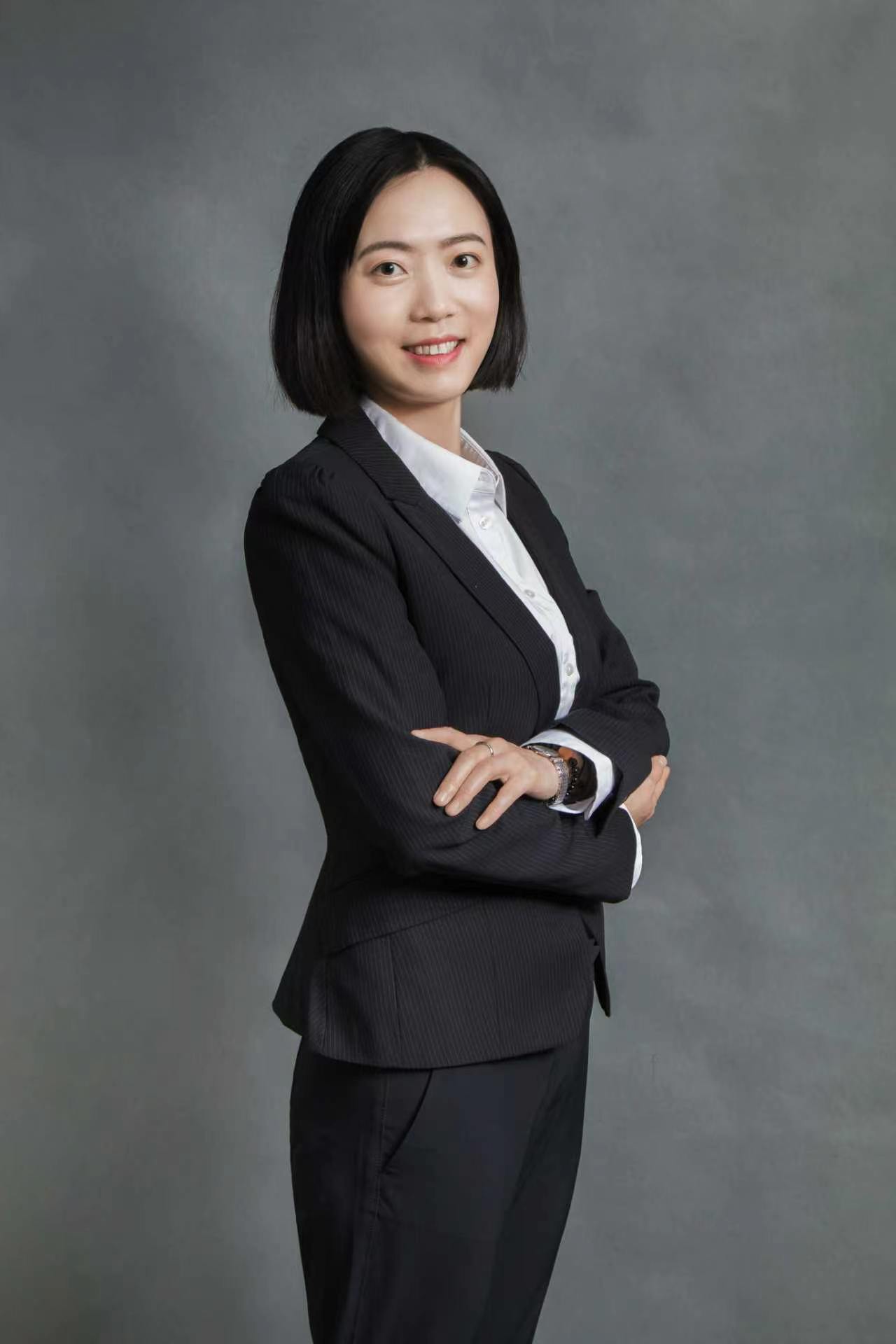 唐莹，副教授