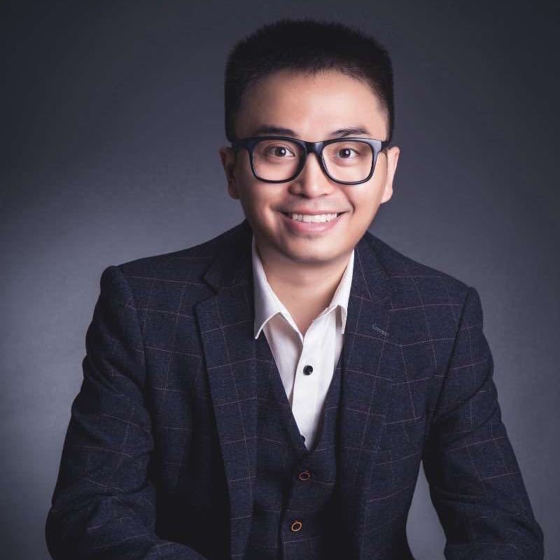 万国光，教授