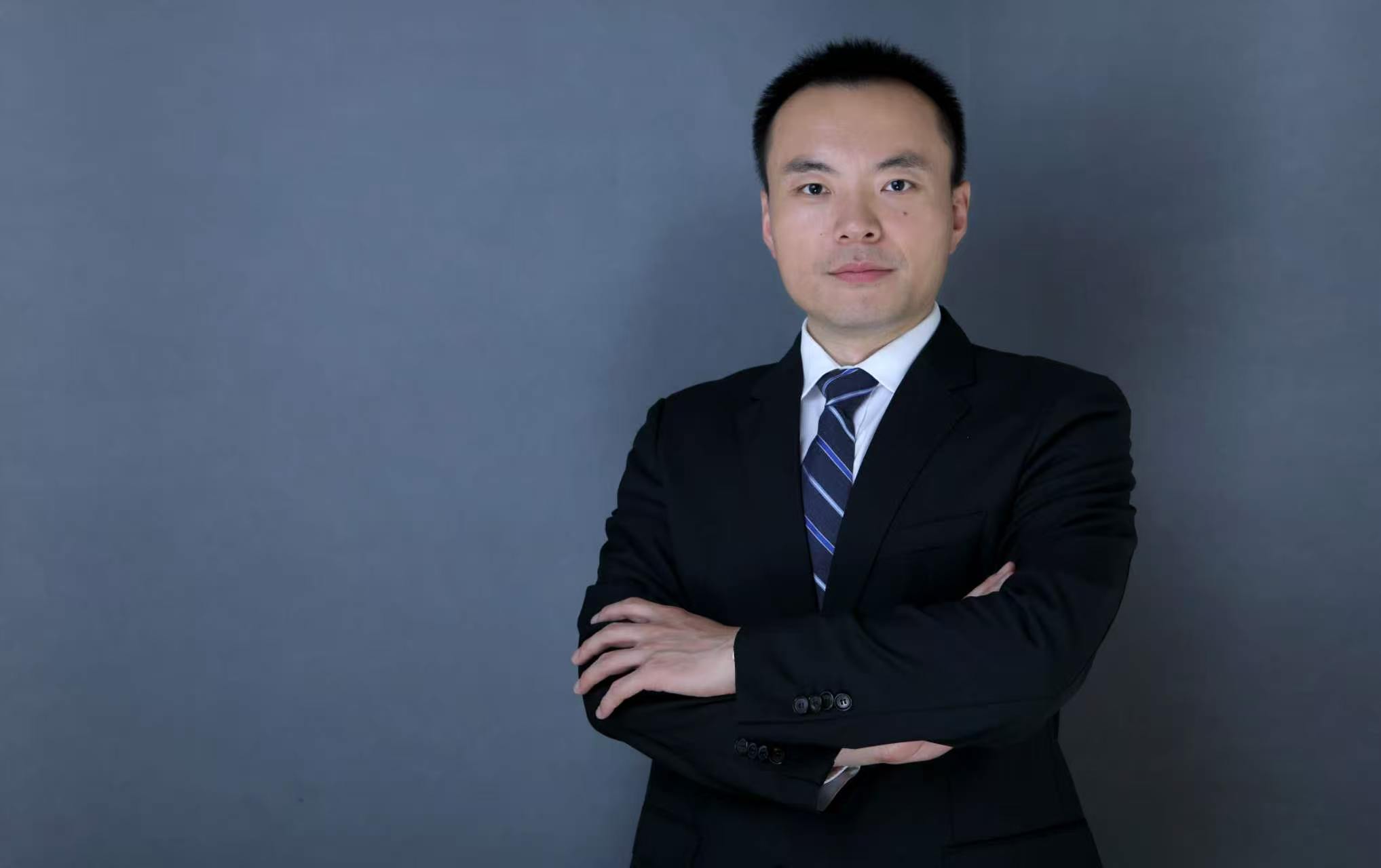 王鹏，教授