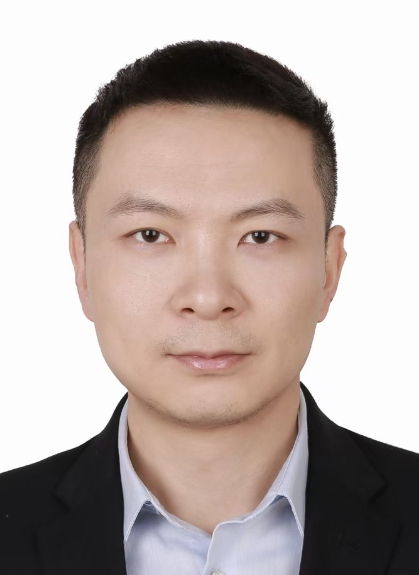 王鑫，教授