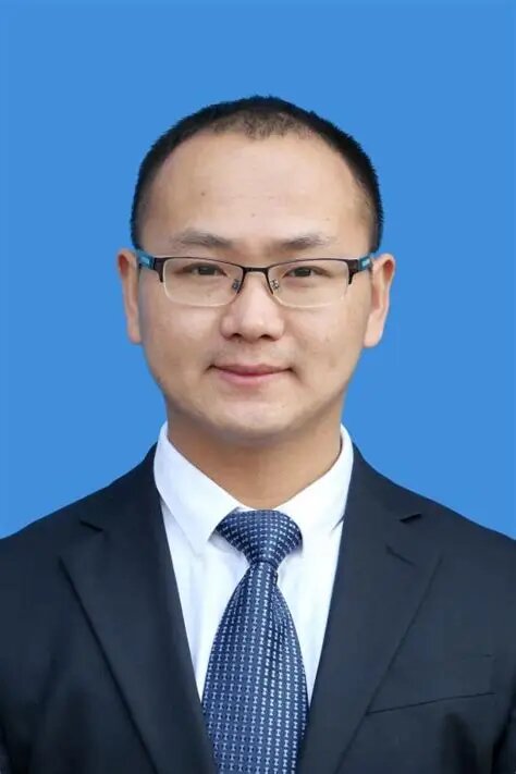 吴钢，教授